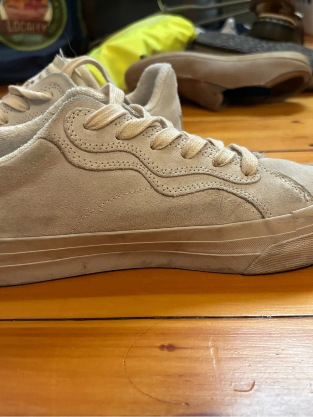 BRANDBLACK no-name suede Men's Low-Top LaceUp Sneakers in Cream 8.5 terry lining